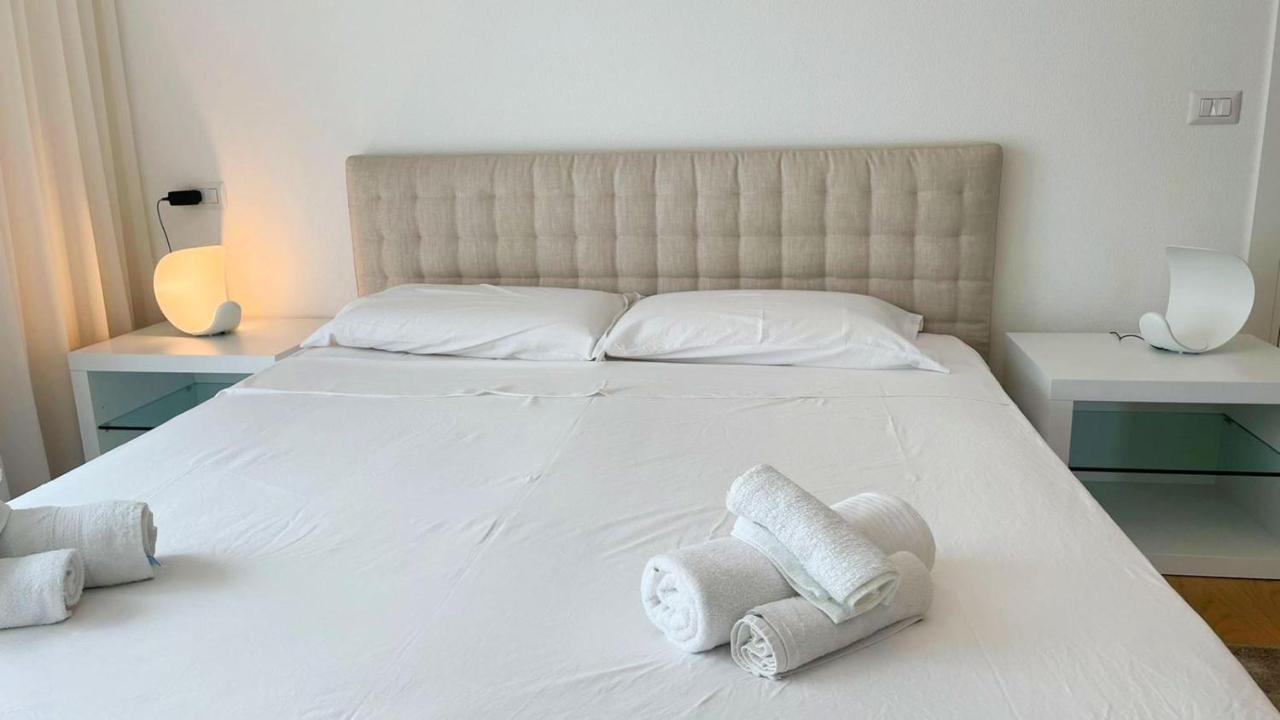 Lake View Apartment Argegno Luaran gambar
